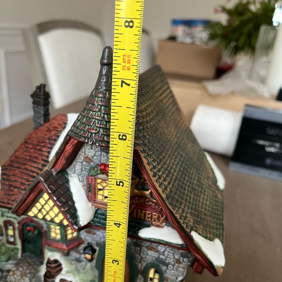 Crystal Creek Winery, Santa’s Workbench Collection, 2002 - Picture 10 of 12